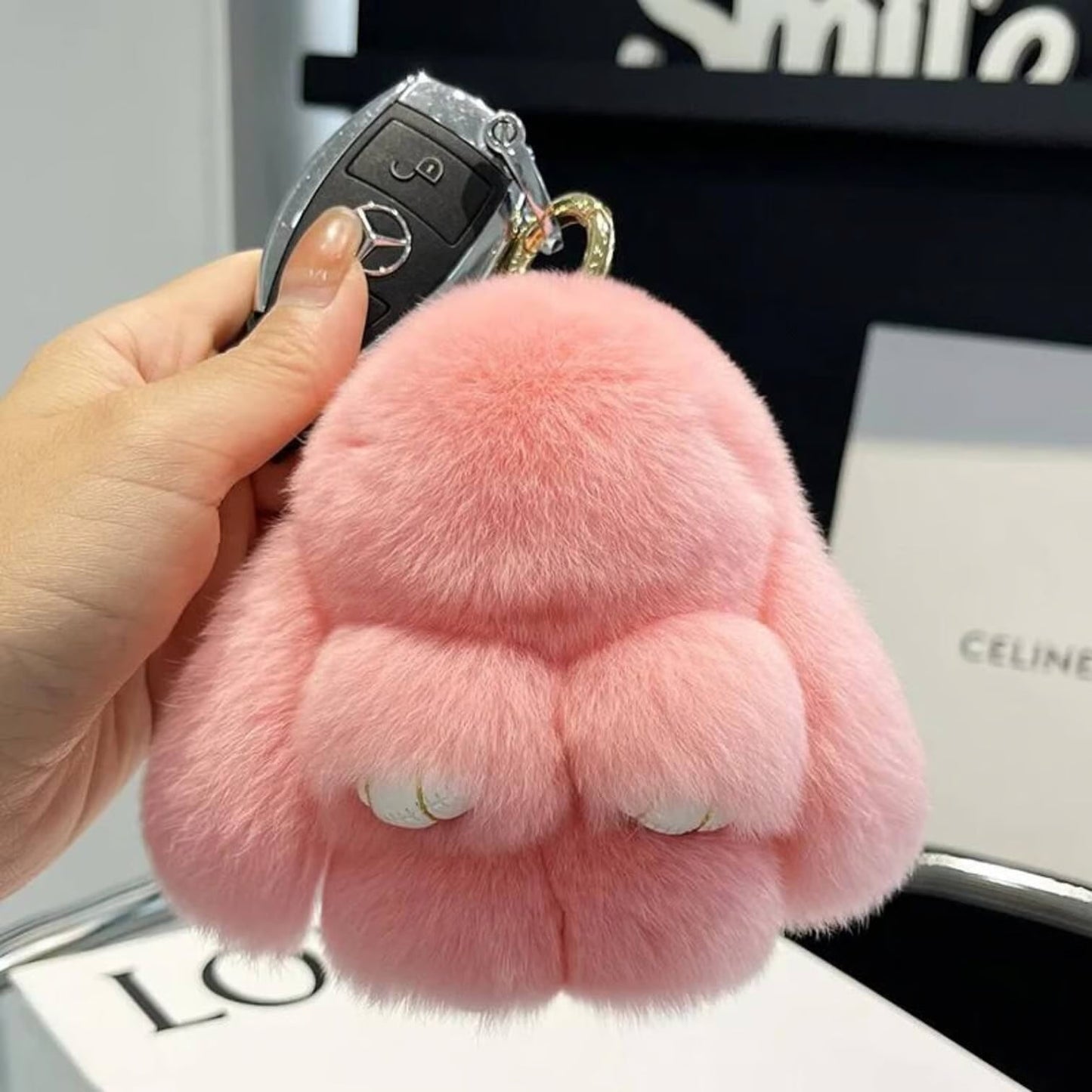 π₯ Handmade Soft Bunny Fur Ball Keychain β Cute & Stylish Must-Have!