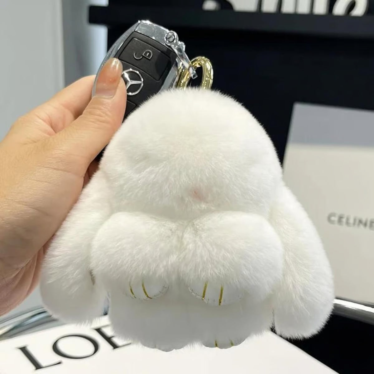 π₯ Handmade Soft Bunny Fur Ball Keychain β Cute & Stylish Must-Have!